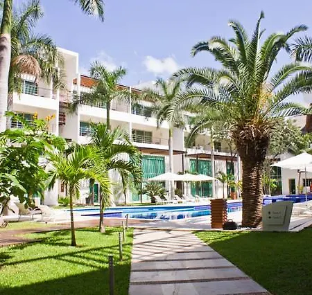 Via 38 - Luxury Condo Close To The Beach